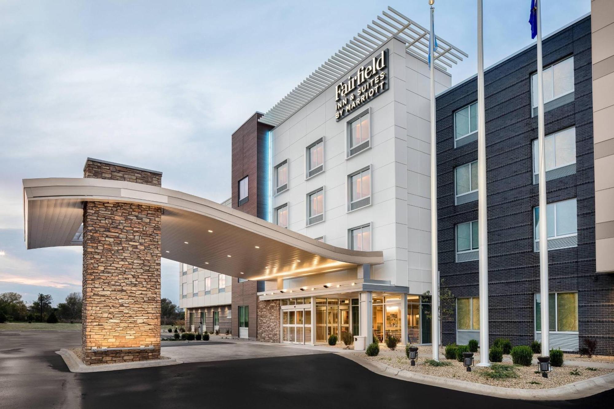 Fairfield Inn & Suites By Marriott Kenosha Pleasant Prairie Bagian luar foto