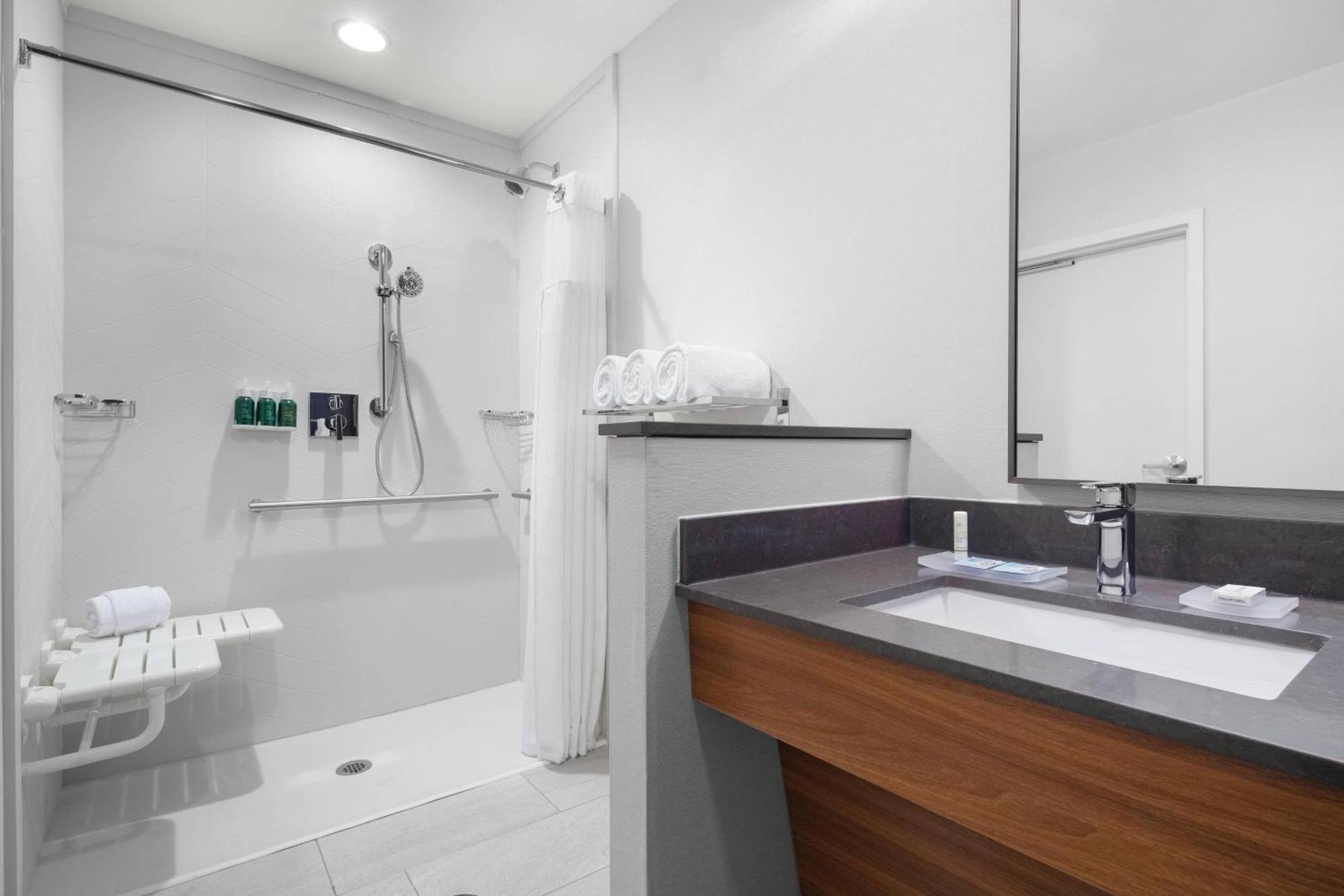 Fairfield Inn & Suites By Marriott Kenosha Pleasant Prairie Bagian luar foto