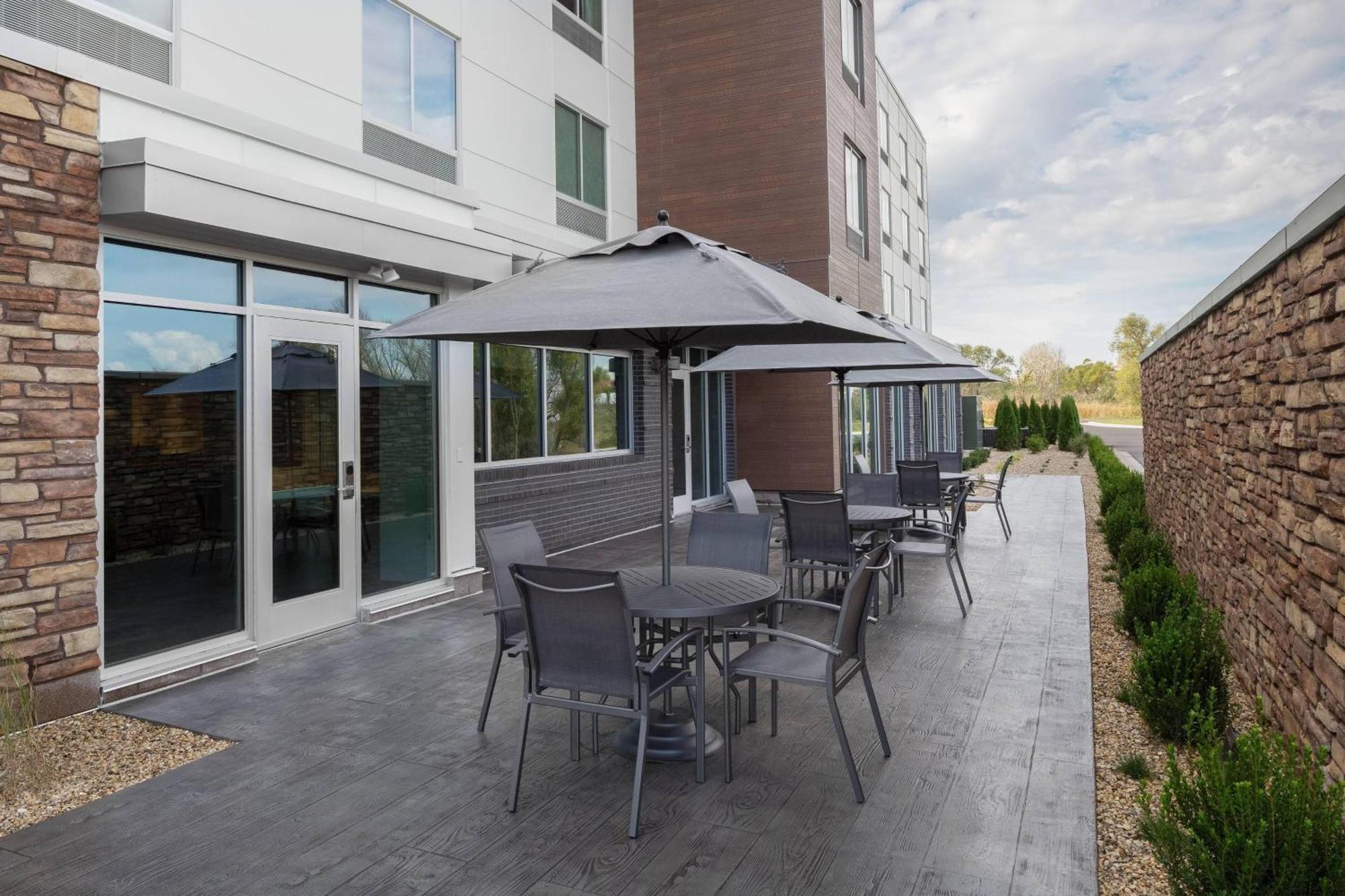 Fairfield Inn & Suites By Marriott Kenosha Pleasant Prairie Bagian luar foto