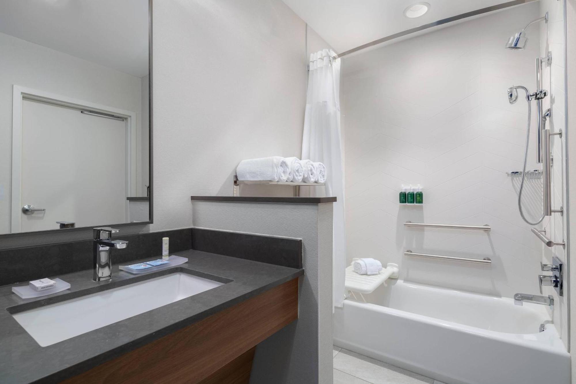 Fairfield Inn & Suites By Marriott Kenosha Pleasant Prairie Bagian luar foto